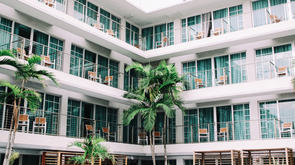 hotel com muitos quartos